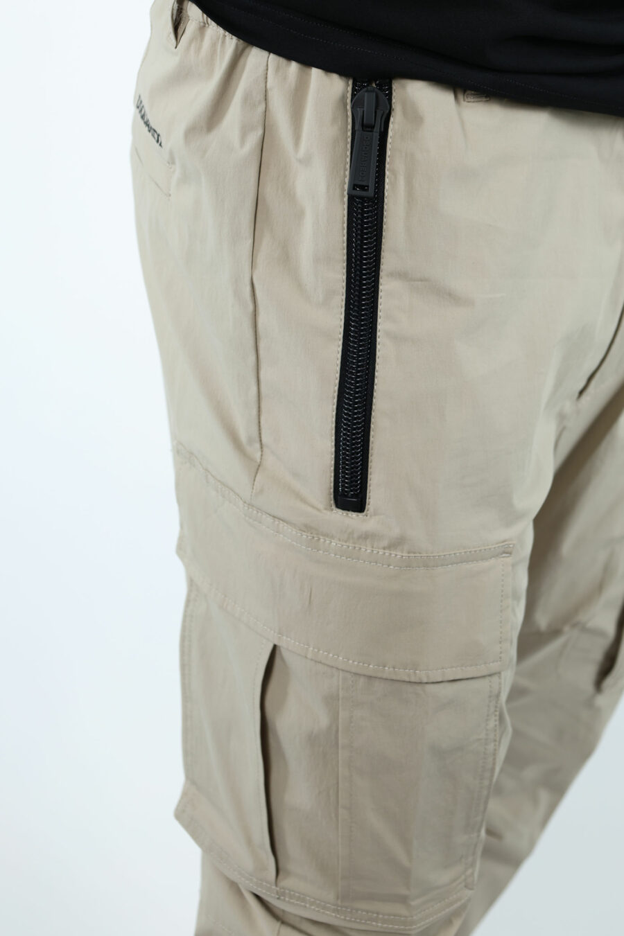 Pantalon cargo beige avec zips latéraux "D2 sexy cargo" - 107095