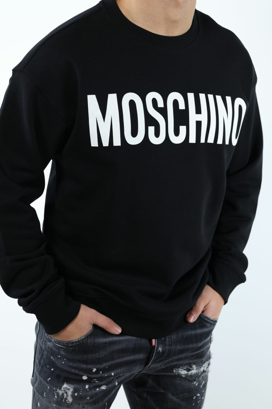 Schwarzes Sweatshirt aus Bio-Baumwolle mit klassischem weißen Maxilogo - 107115