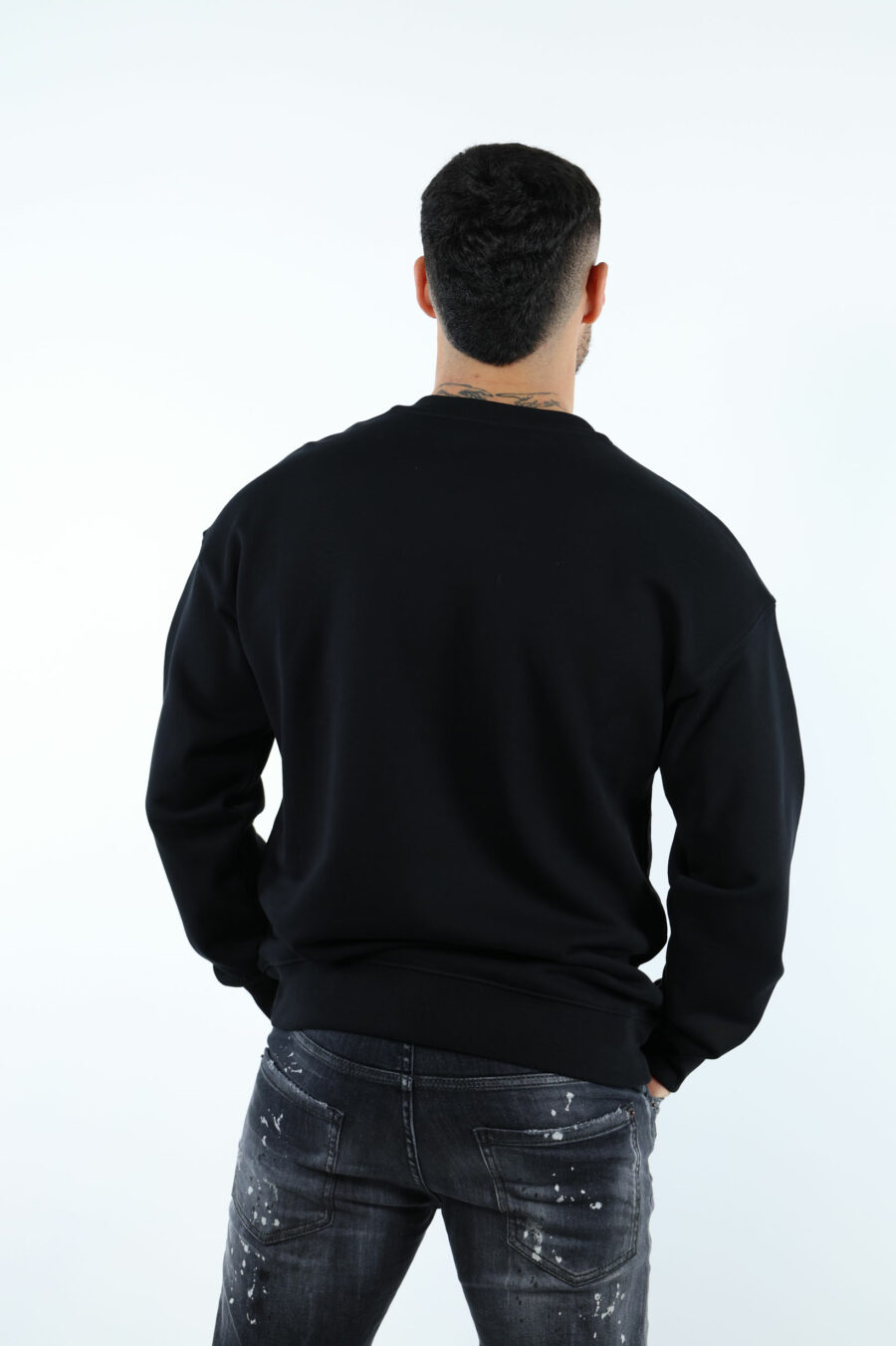 Schwarzes Sweatshirt aus Bio-Baumwolle mit klassisch weißem Maxilogo - 107116