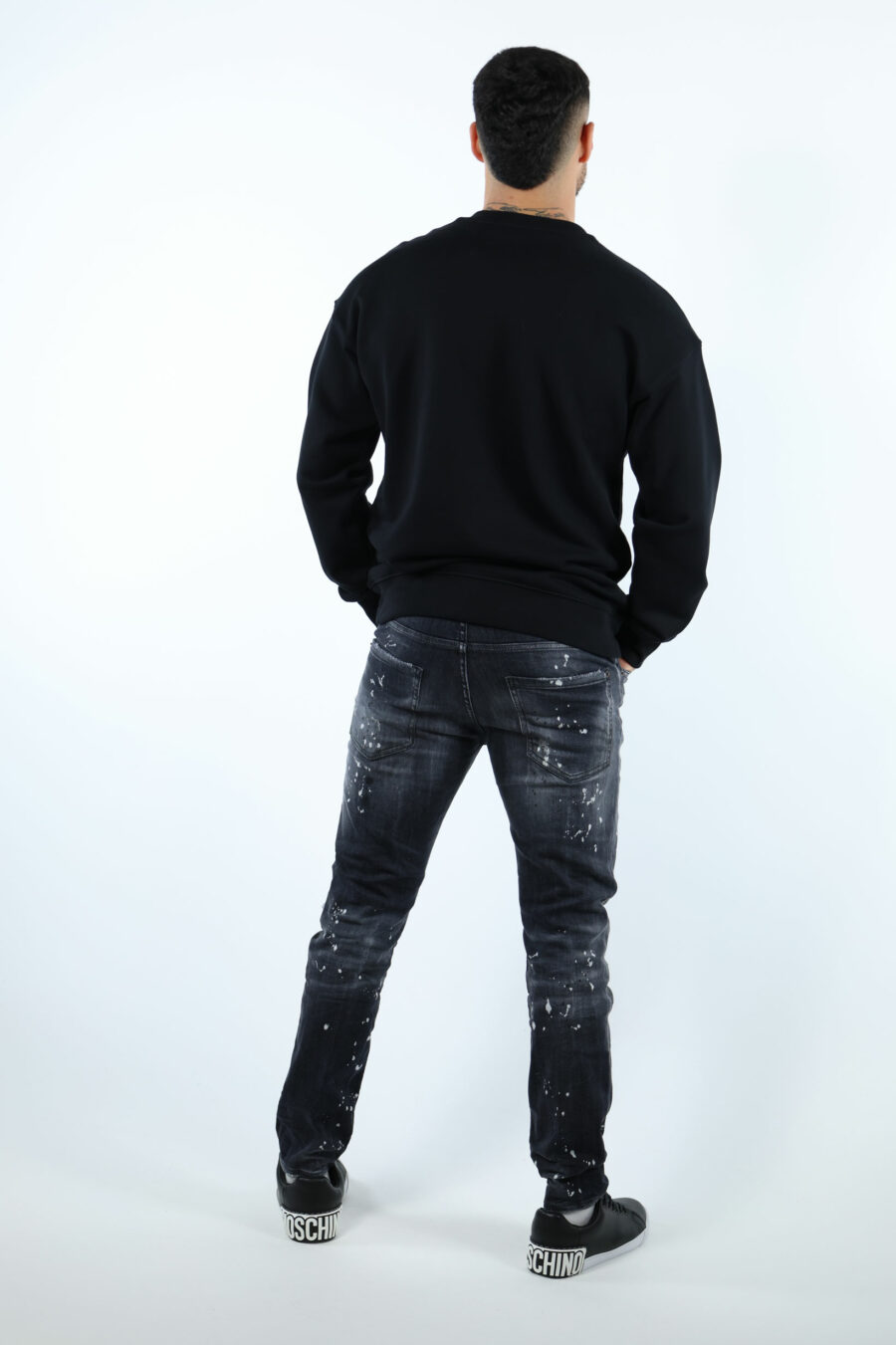 Schwarzes Sweatshirt aus Bio-Baumwolle mit klassischem weißen Maxilogo - 107117