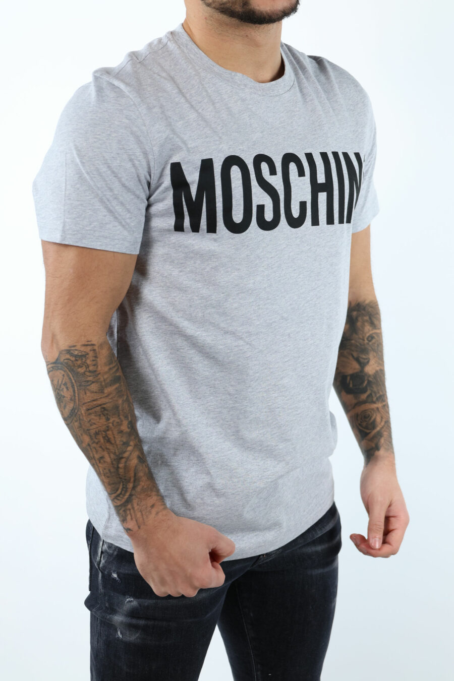 Camiseta gris "oversize" de algodón orgánico con maxilogo negro clásico - 107137