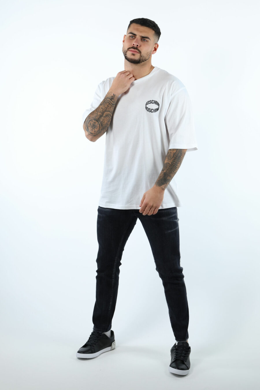 White oversize T-shirt with black circular mini logo - 107145