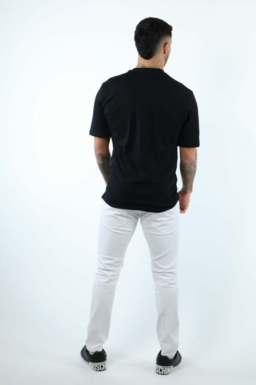 T-shirt preta com maxilogo de urso pontilhado monocromático - 107207