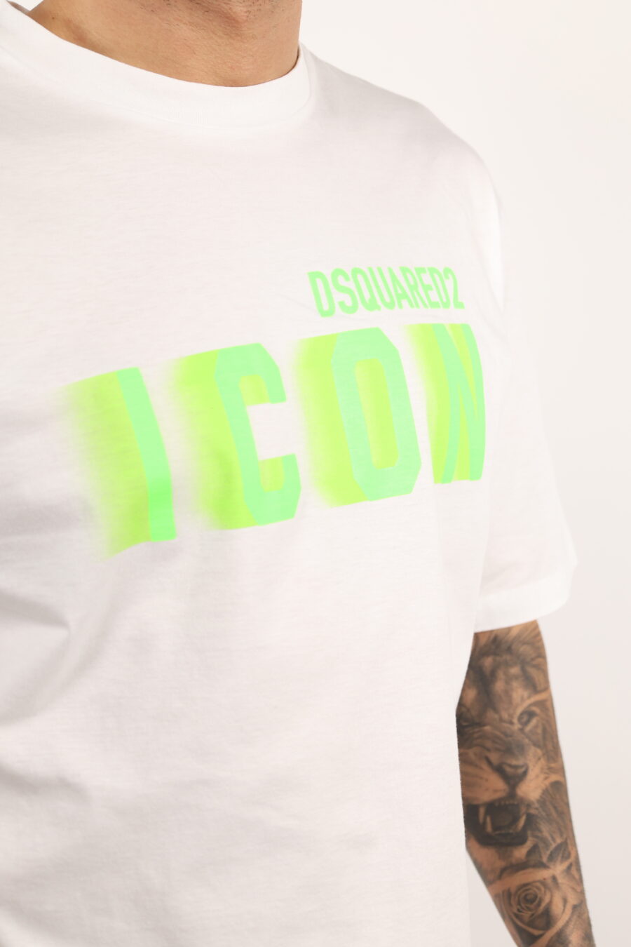 Camiseta blanca "oversize" con maxilogo "icon" verde neon borroso - 109145
