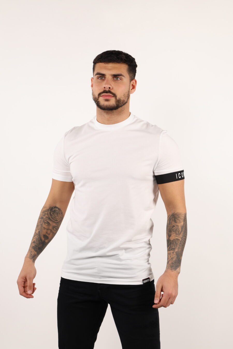 Camiseta blanca con logo negro - 109167