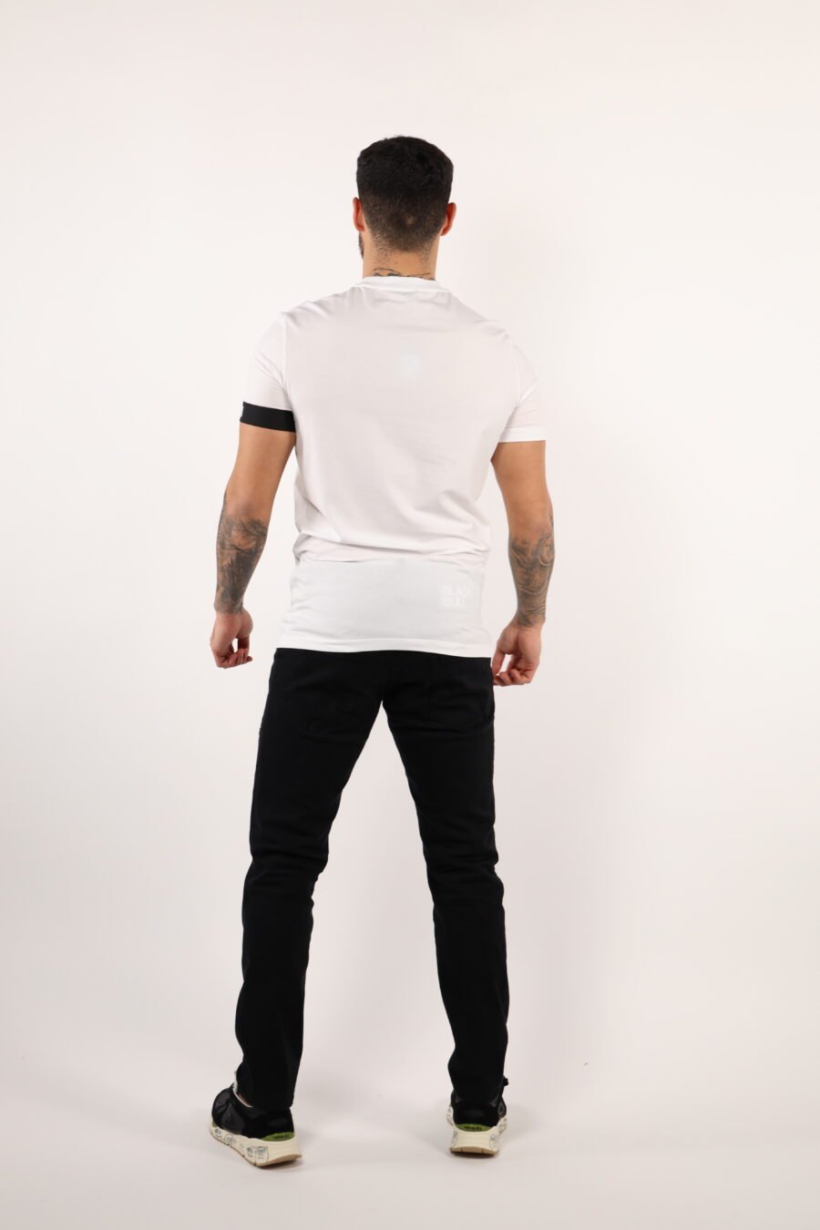 Camiseta blanca con logo negro - 109169
