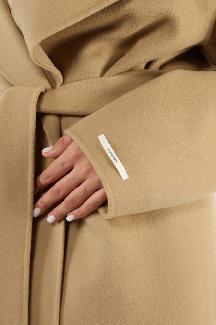Abrigo beige largo de lana con bolsillos - 110706