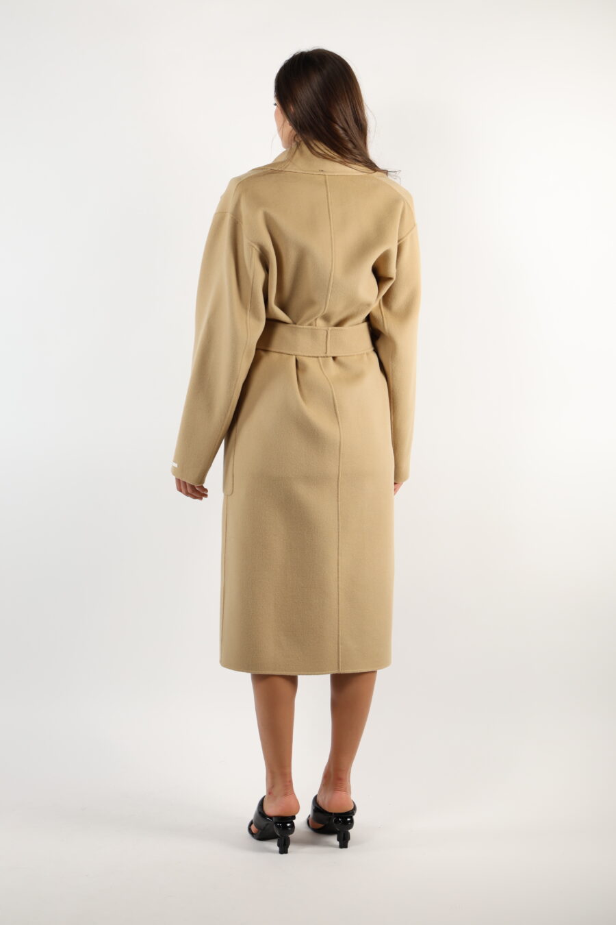 Abrigo beige largo de lana con bolsillos - 110708