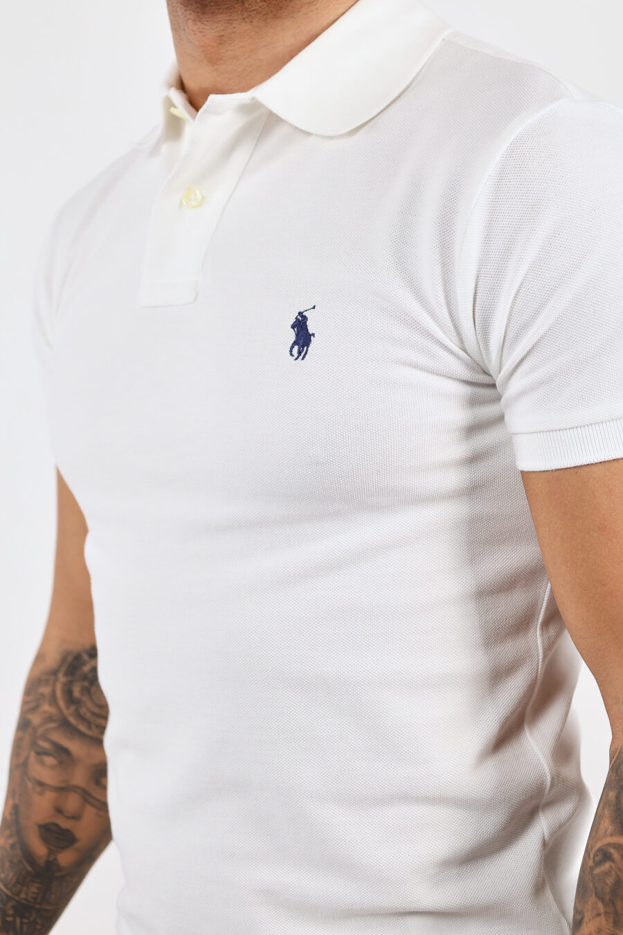 Pólo branco com mini-logotipo "polo" - BLS Fashion 186