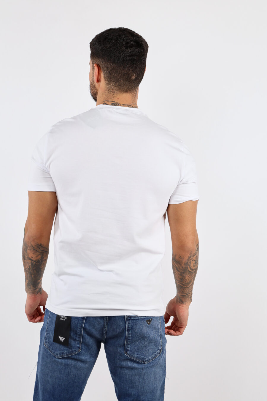 Weißes T-Shirt mit neon-silbernem "lux identity" Maxilogo - BLS Fashion 23