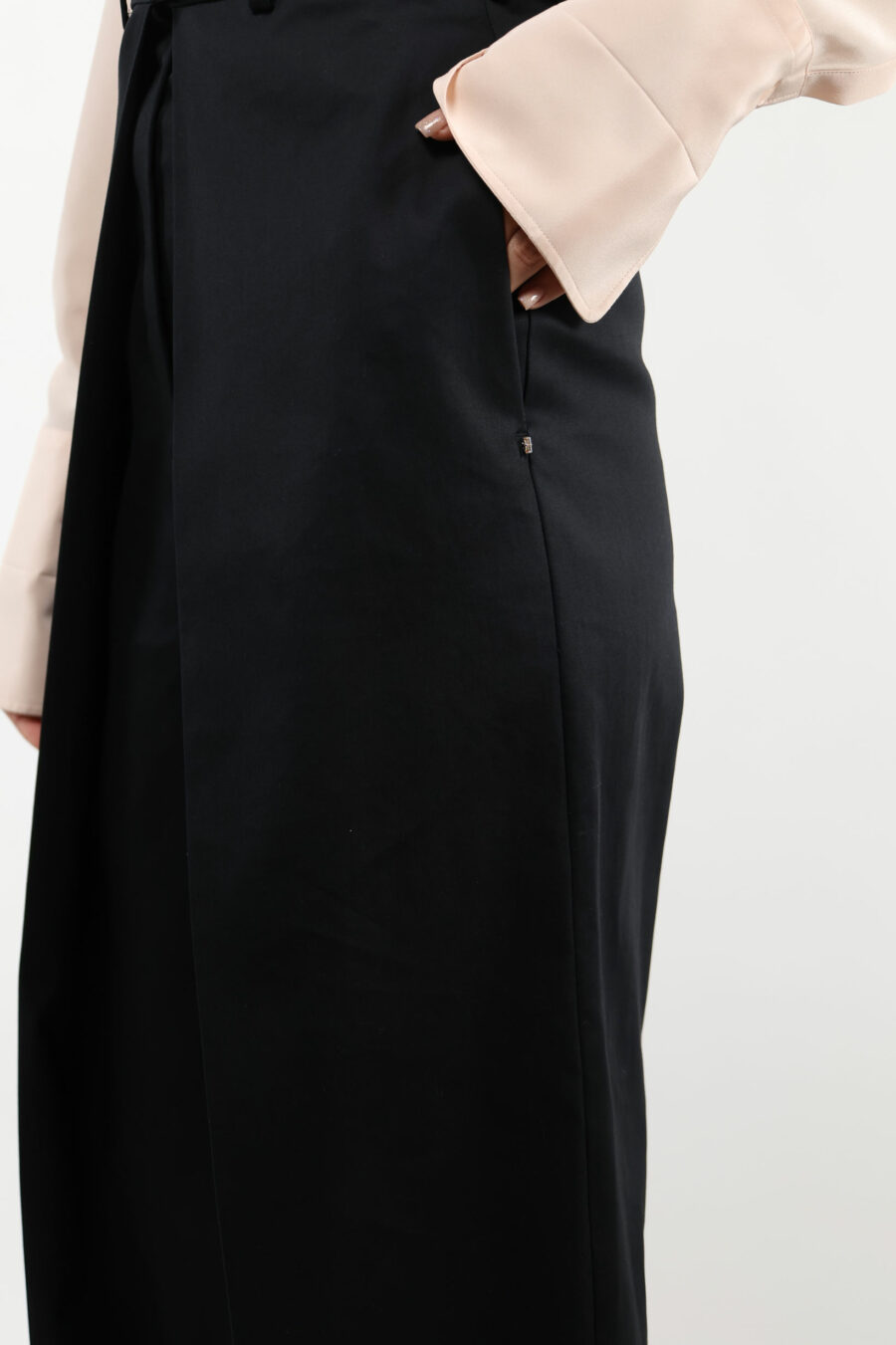 Pantalón negro de capas ancho - 109390