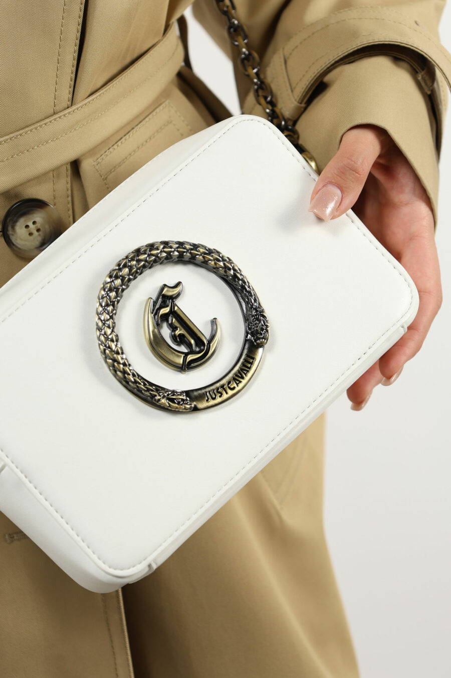 Bolso bandolera blanco con logo circular "c" dorado - 109848