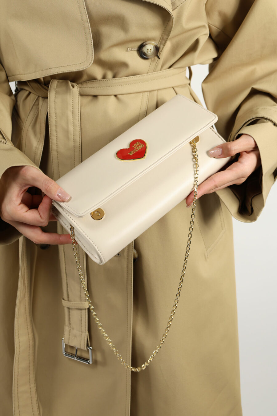 Rectangular beige shoulder bag with red heart minilogo - 109912
