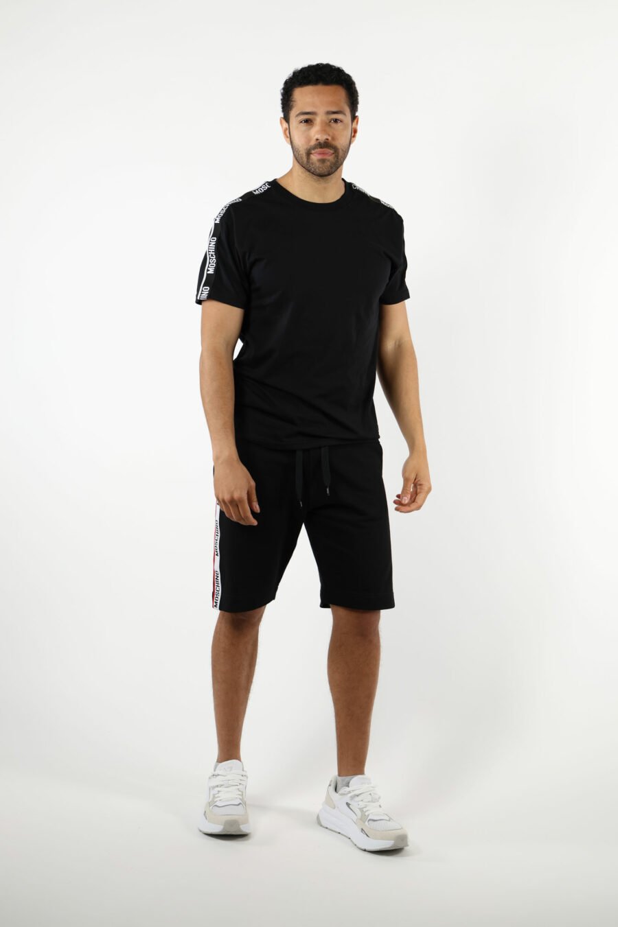 Schwarzes T-Shirt mit Mini-Logo auf Schleife - 110983