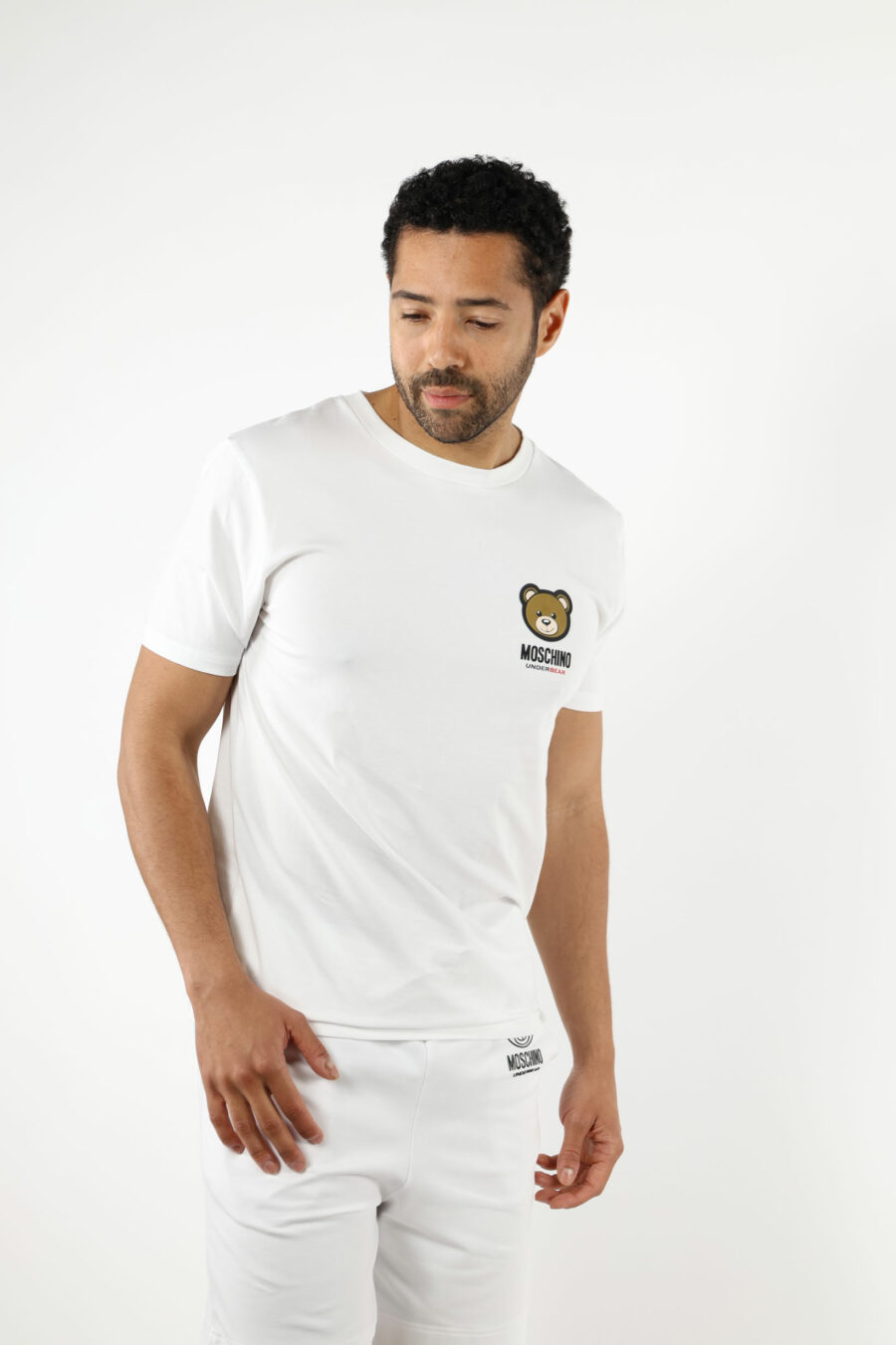 T-Shirt weiß mit Mini-Logo-Bärenaufnäher "underbear" - 111022