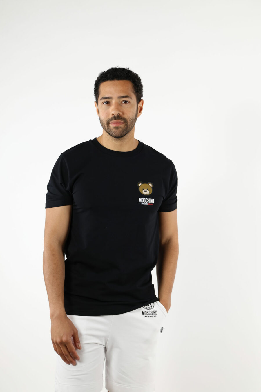 T-shirt preta com mini logótipo de urso "underbear" - 111034