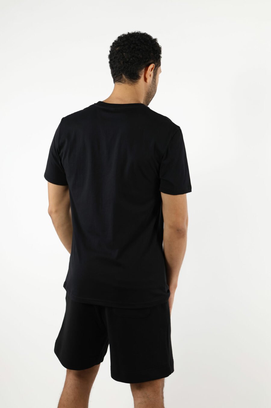 Camiseta negra con minilogo multicolor - 111040