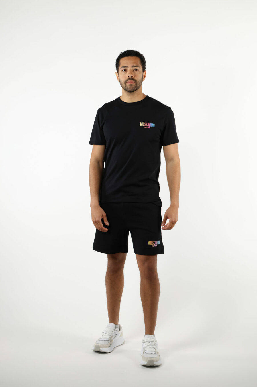 T-shirt noir avec mini-logo multicolore - 111041