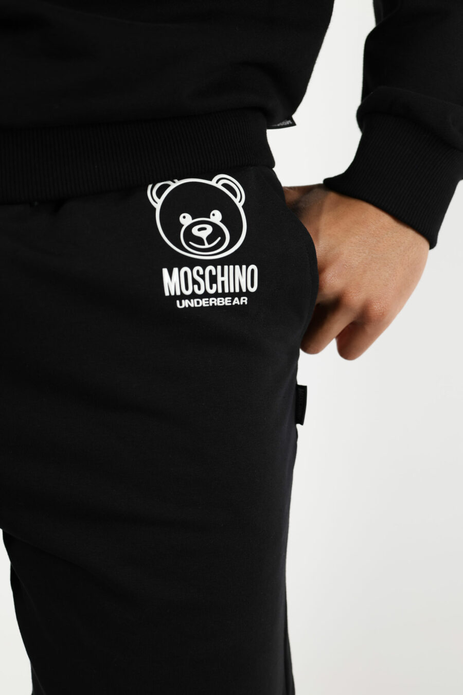 Pantalón de chándal corto negro con minilogo oso "underbear" en goma negro - 111063