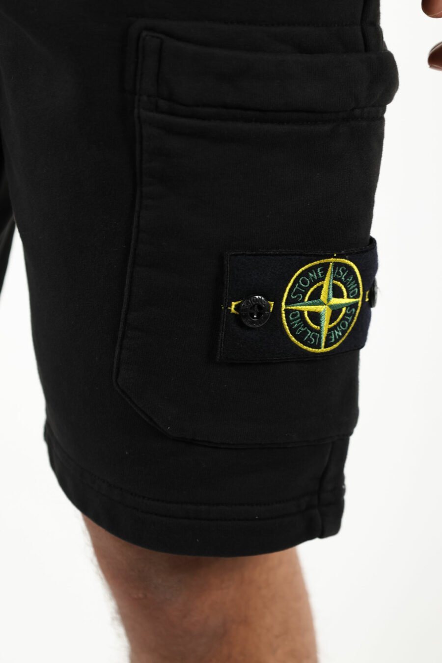 Pantalón de chándal corto negro con logo parche brújula - 111397
