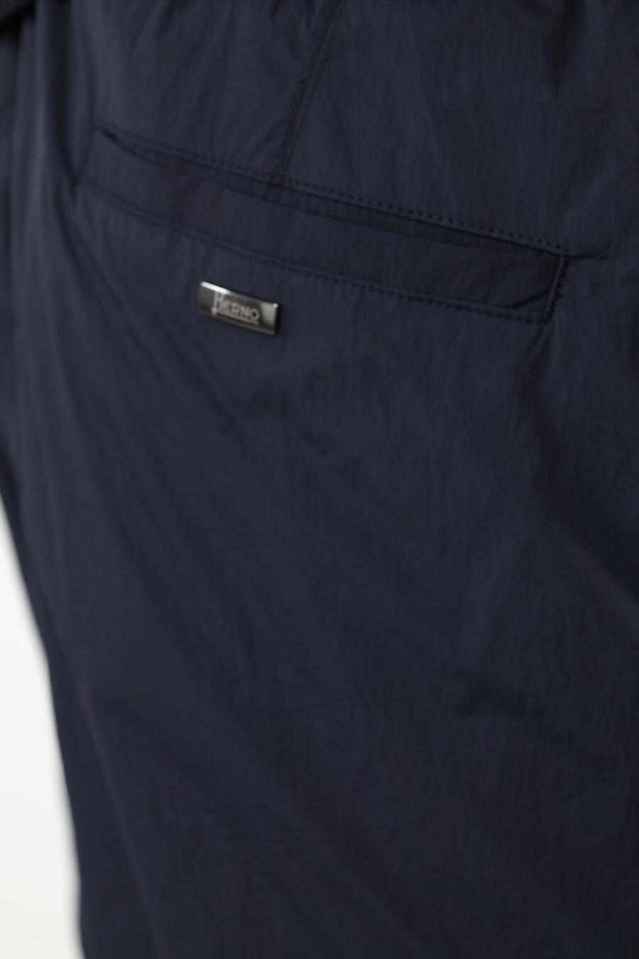 Pantalón azul con logotipo - 111492