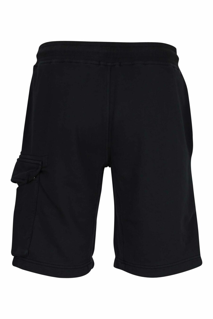 Pantalón de chándal corto negro estilo cargo con logo lente - 7620943730982 2 scaled