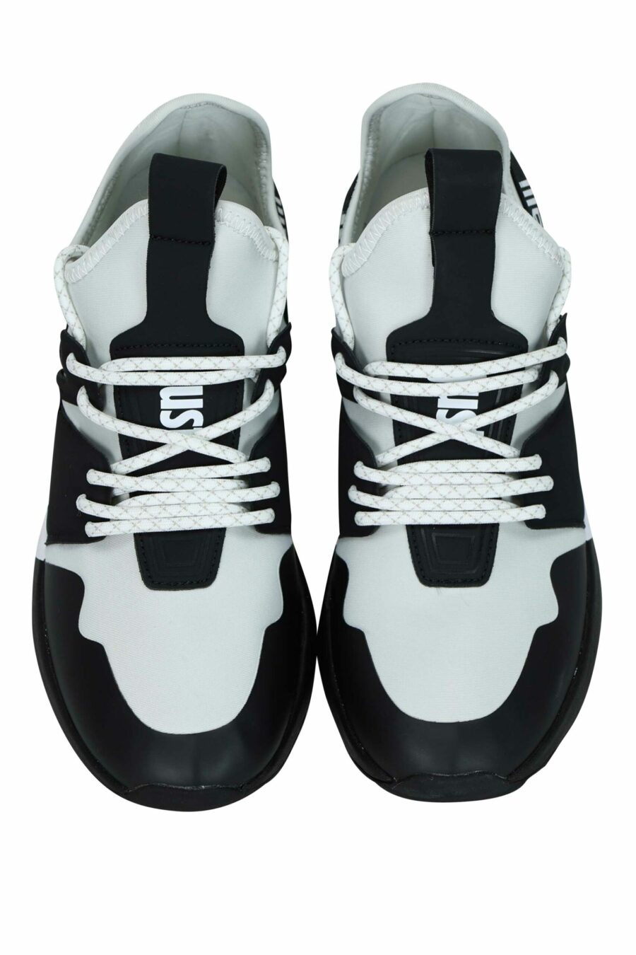 Zapatillas bicolor blancas y negras con logo en cinta - 8052672738127 4 scaled
