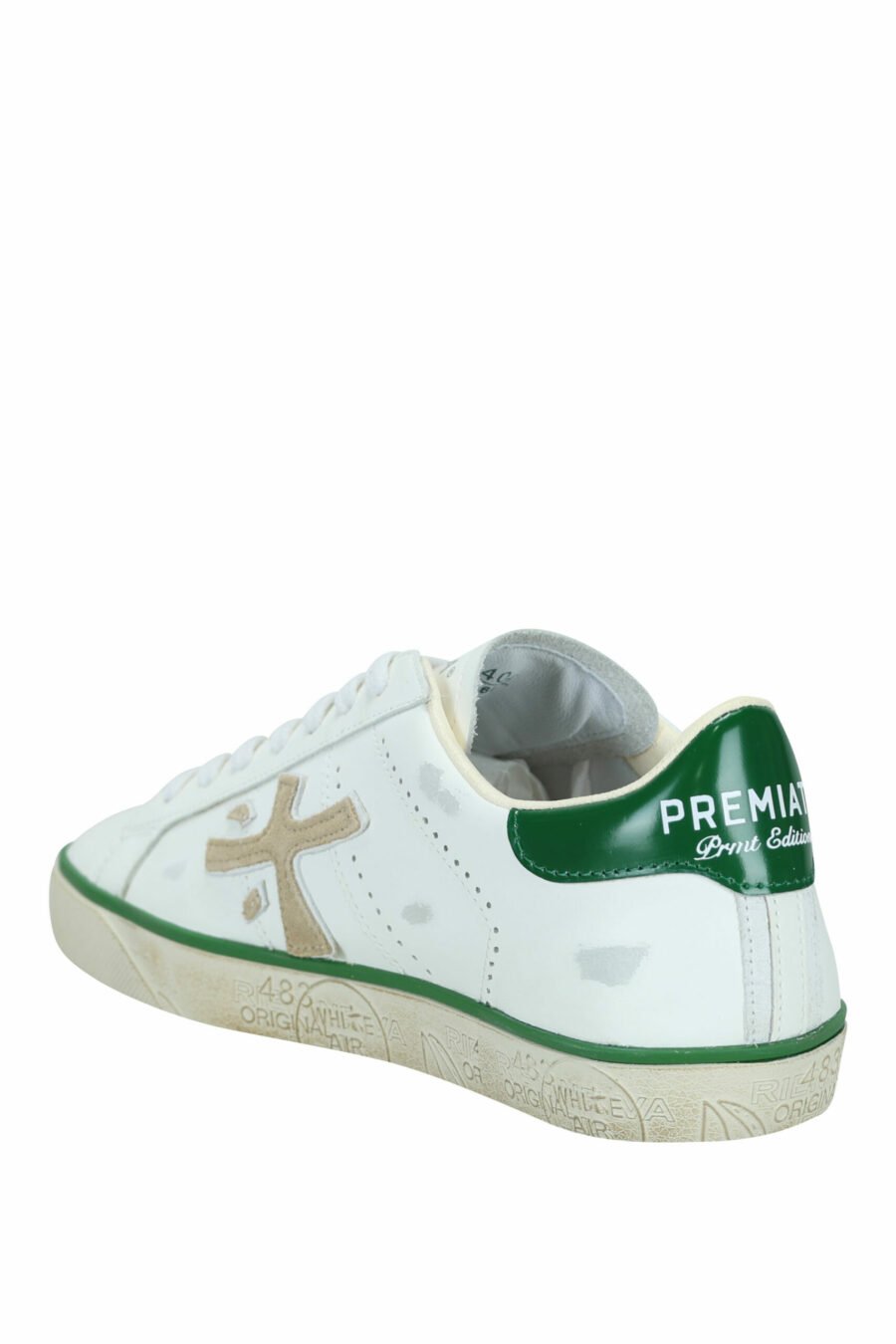 Chaussures blanches portées avec la mention verte "Steven 6645" - 8053680394497 3 échelles