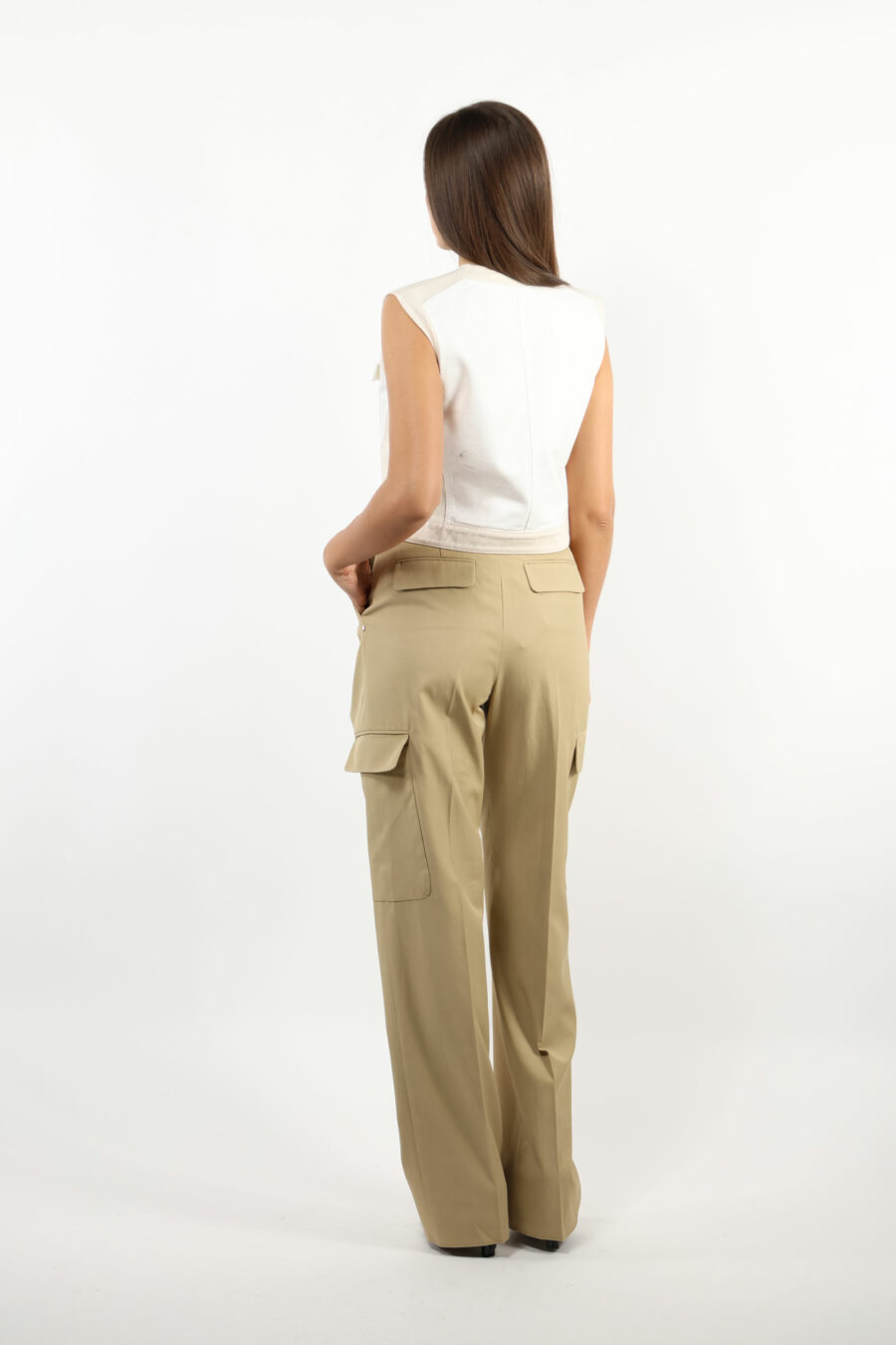 Pantalón beige estilo cargo ancho - 109426