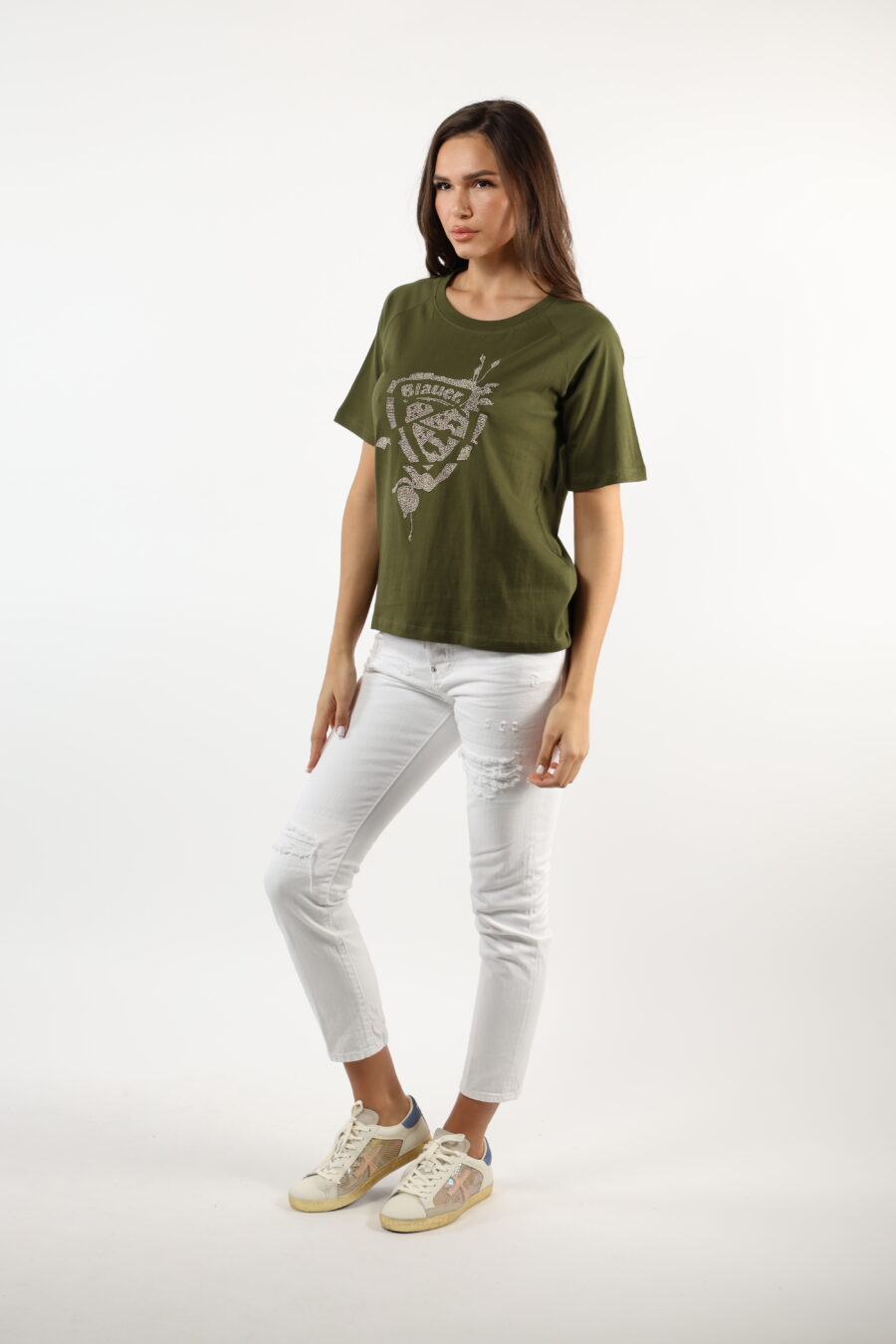 Camiseta verde militar con maxilogo parche dorado - 110617