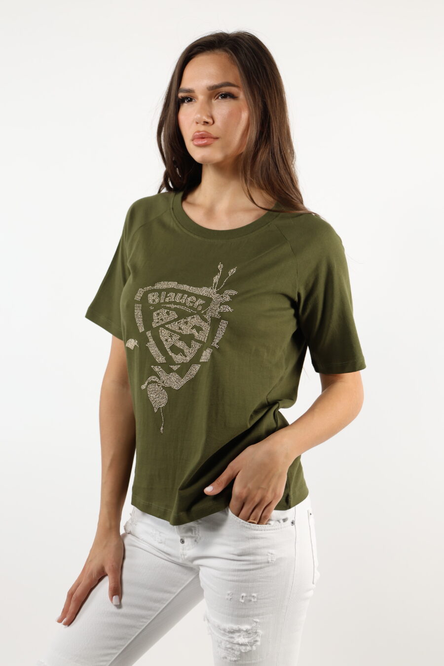 Camiseta verde militar con maxilogo parche dorado - 110618