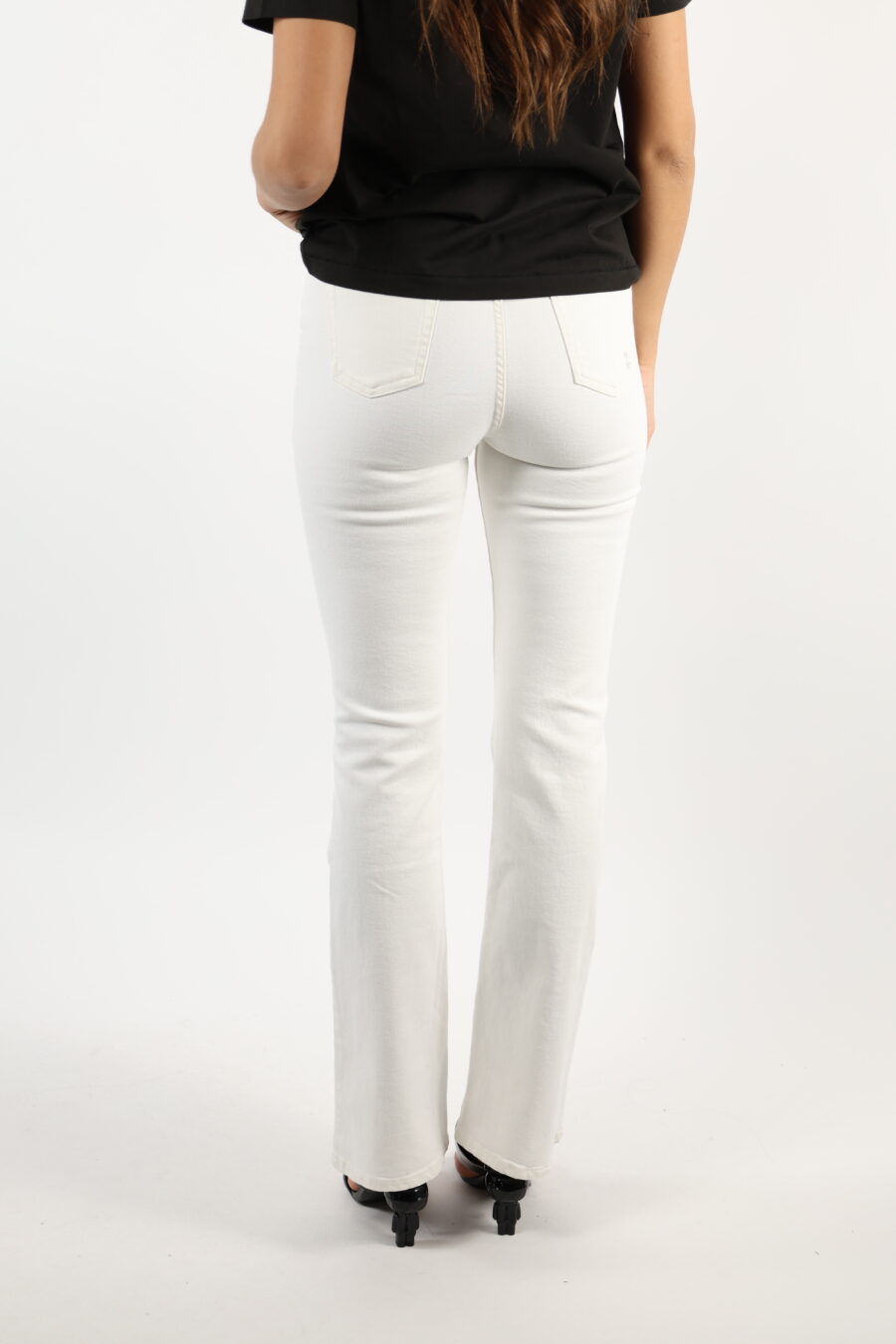 Pantalón blanco "Natie" con etiqueta fucsia - 110674