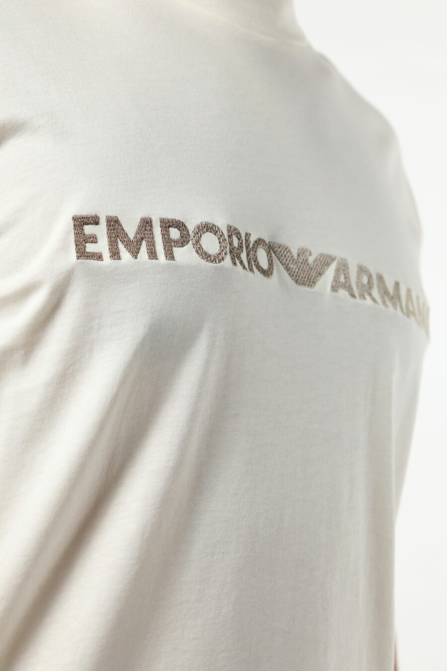 Cremefarbenes T-Shirt mit "emporio" Maxilogo - 110826