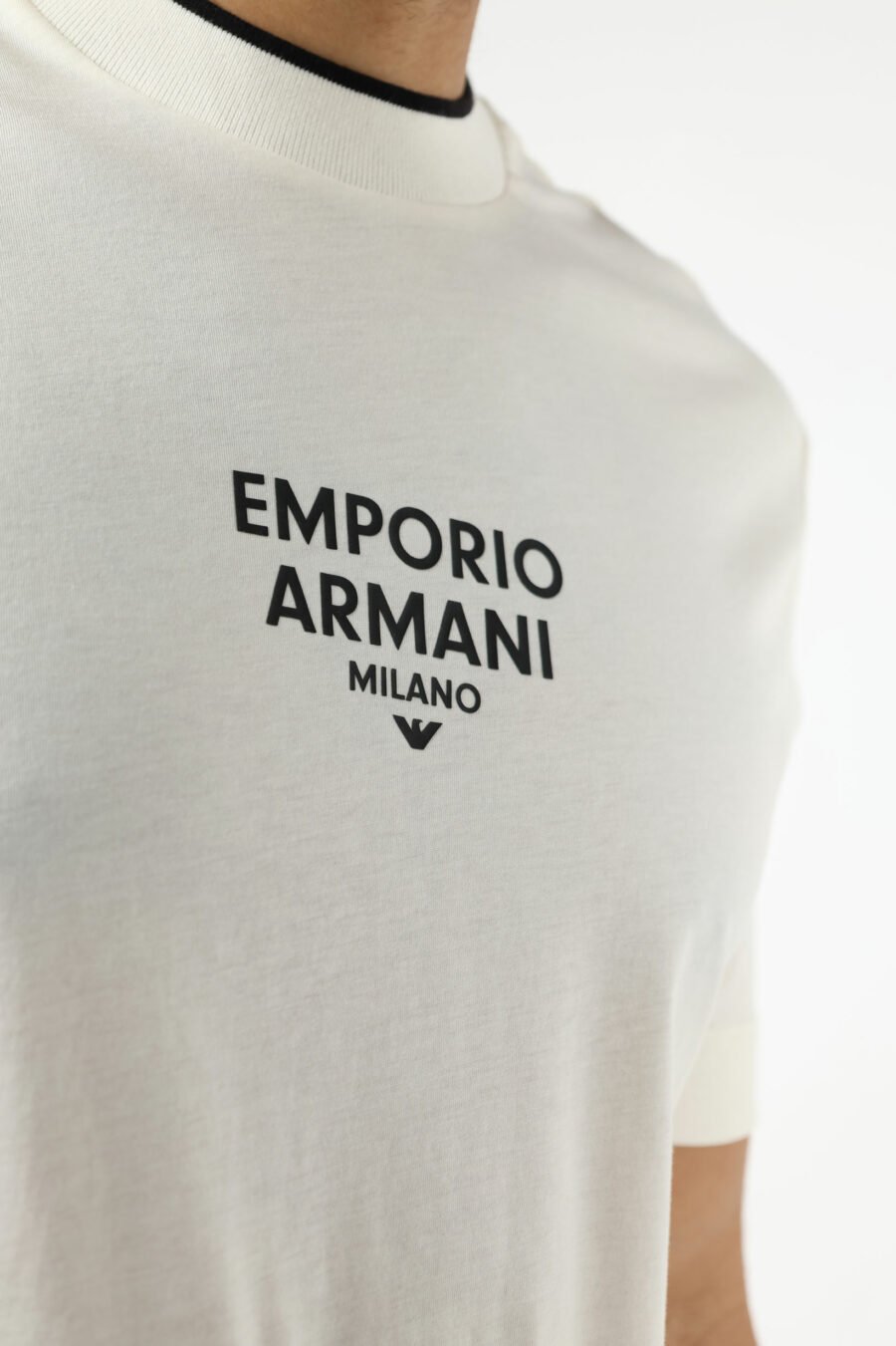 Cream-coloured T-shirt with "emporio" minilogo centred - 110830