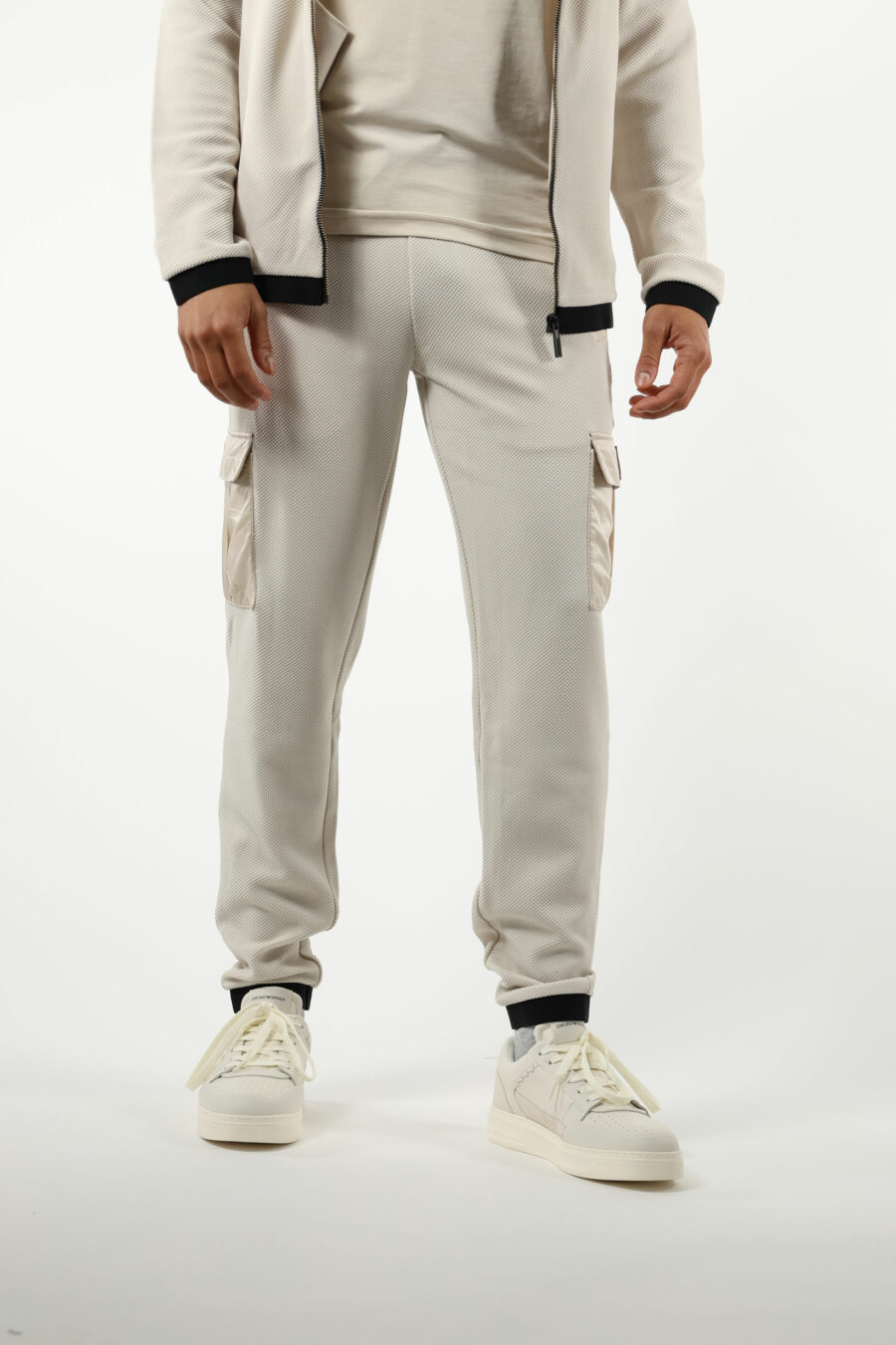 Pantalón de chándal beige mix estilo cargo y minilogo "lux identity" - 110916