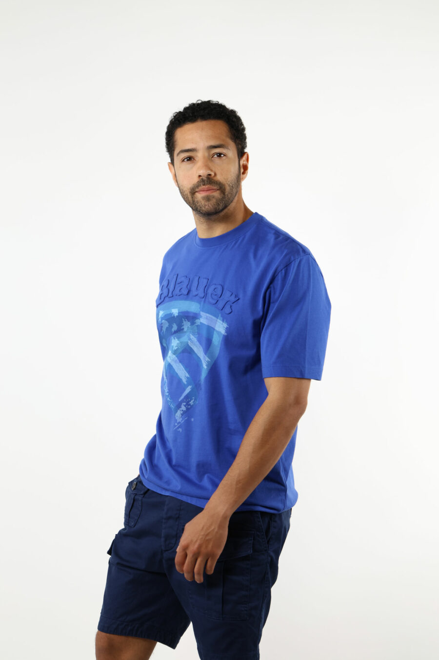Blaues T-Shirt mit getragenem Schild Maxilogo - 111143