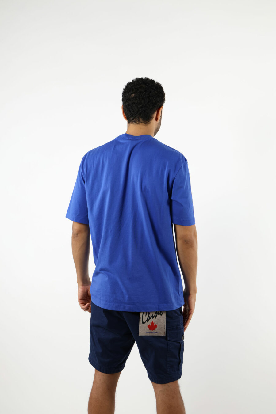 Blaues T-Shirt mit getragenem Schild Maxilogo - 111145