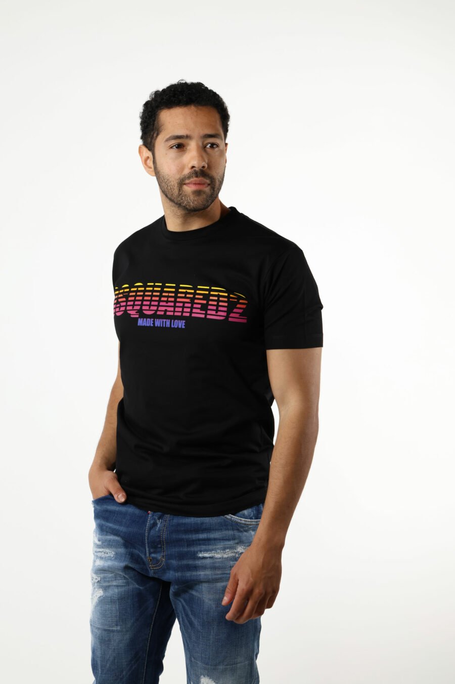 T-shirt preta com maxilogo retro multicolorido - 111201