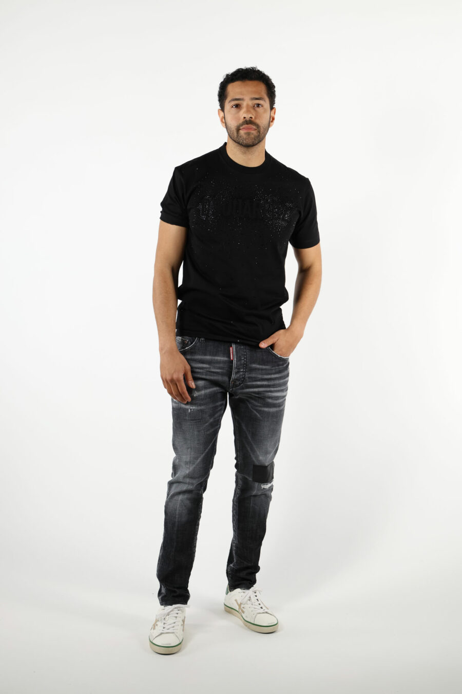 Pantalón vaquero negro "skater jean" con parche y semidesgastado - 111289