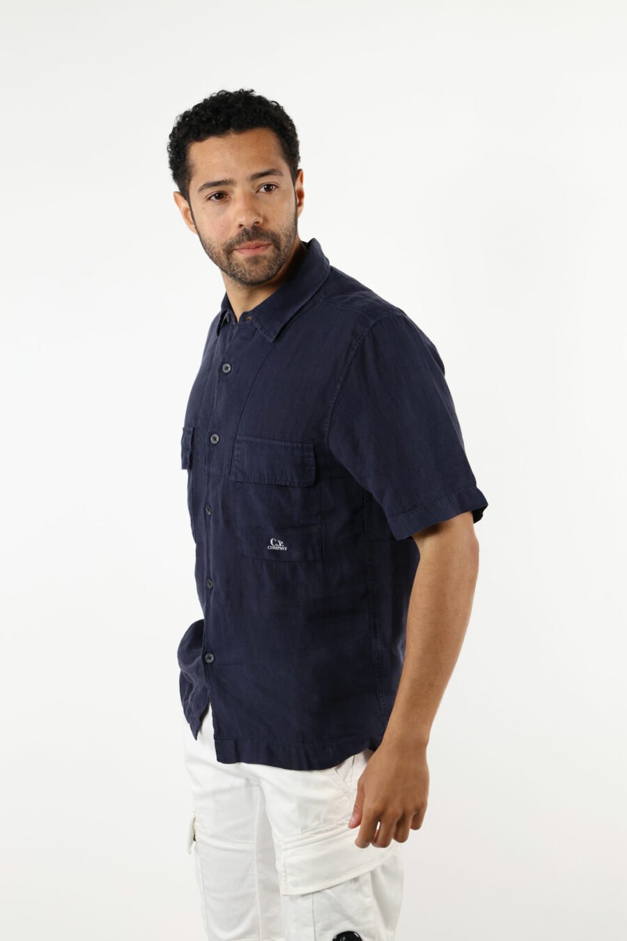 Chemise à manches courtes bleu foncé avec boutons et poches avec mini-logo - 111322
