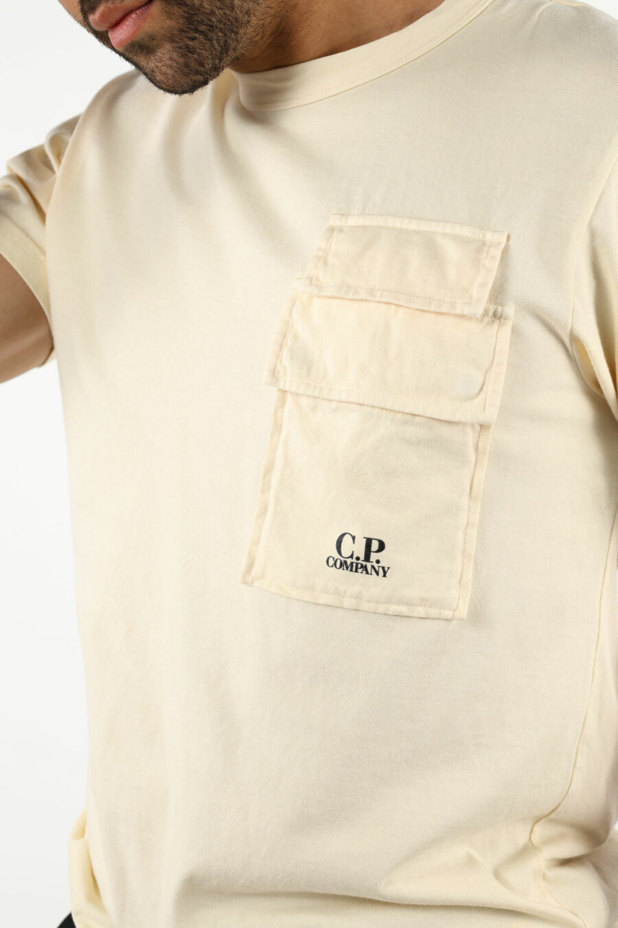 Beigefarbenes T-Shirt mit Taschen und Mini-Logo "cp" - 111337