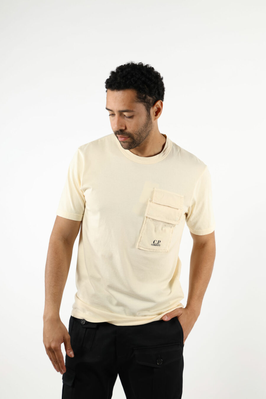 Beigefarbenes T-Shirt mit Taschen und Mini-Logo "cp" - 111341