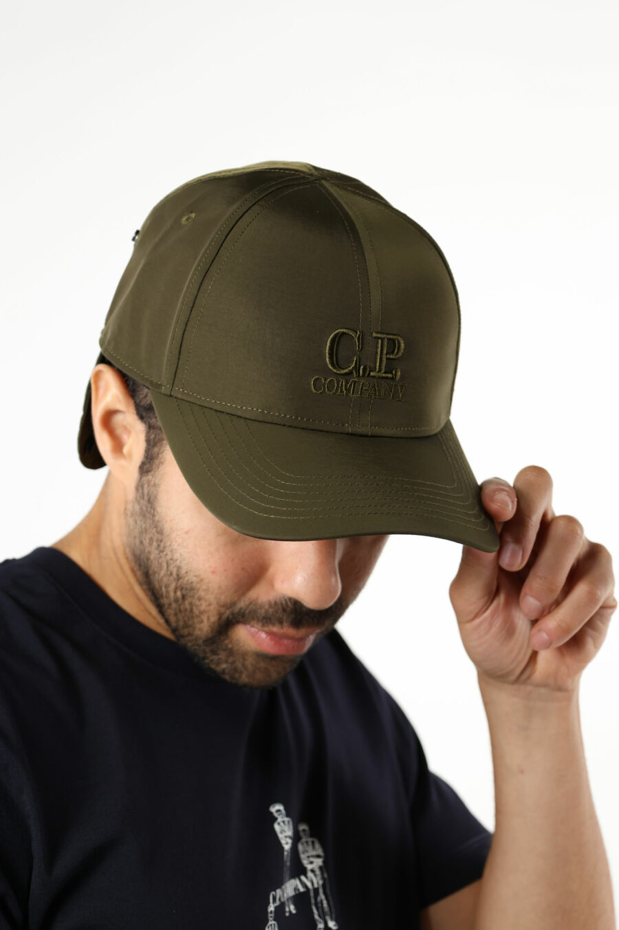 Military green cap with embroidered maxilogue - 111354