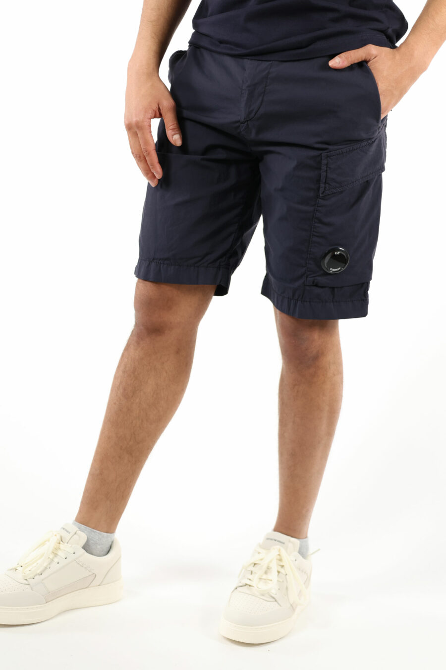 Pantalón corto midi azul oscuro con minilogo lente - 111362