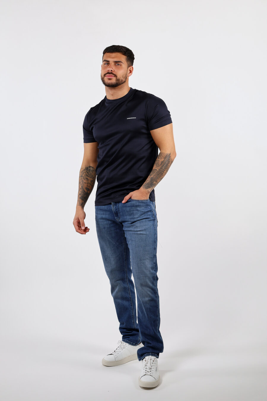 Camiseta azul oscuro con minilogo "emporio" - BLS Fashion 24