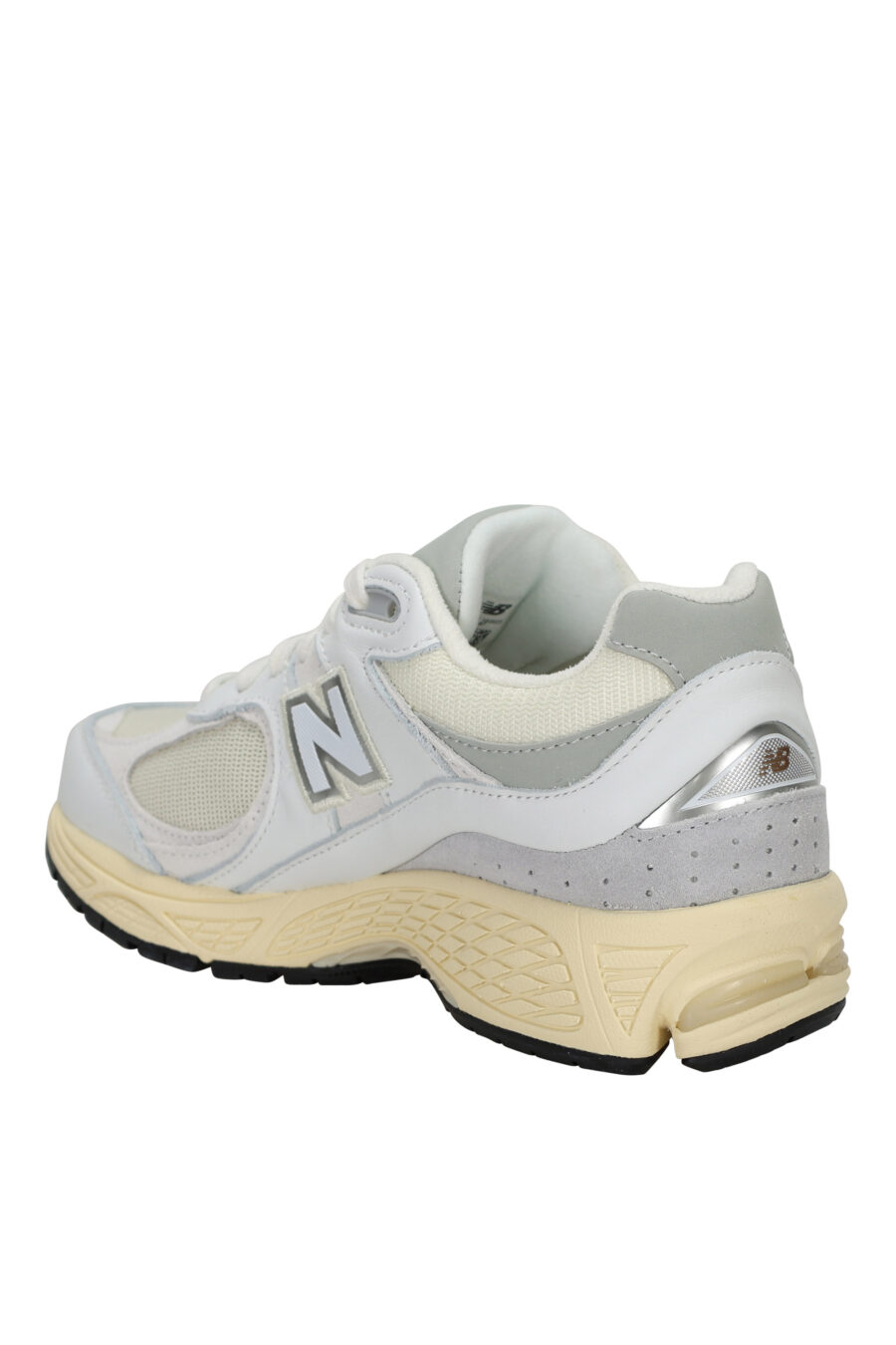 Zapatillas grises mix con blanco y suela beige "2002R" con logo "N" - 197375250014 3