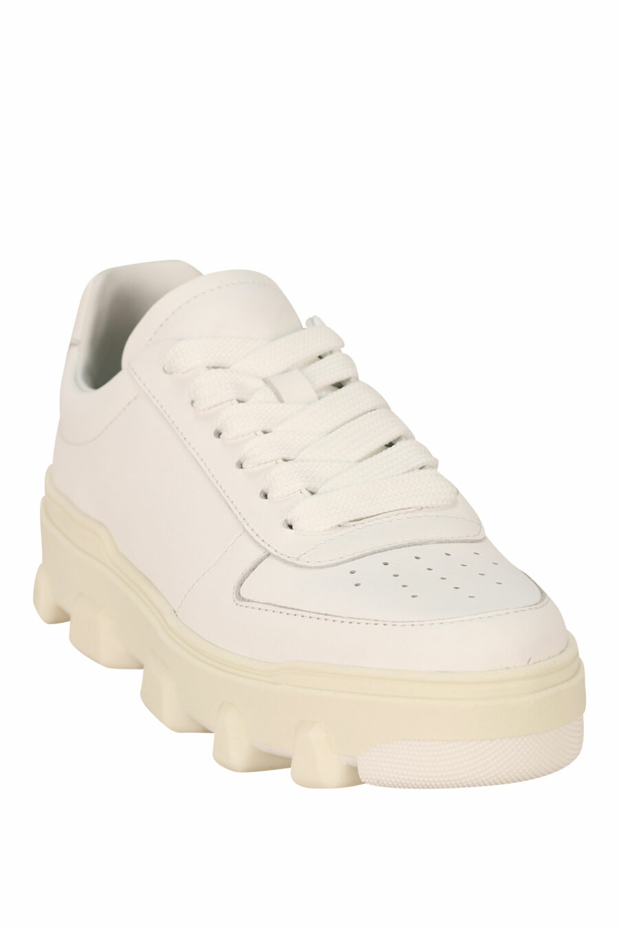 Zapatillas blancas con suela blanca y logo - 8055777311240 1