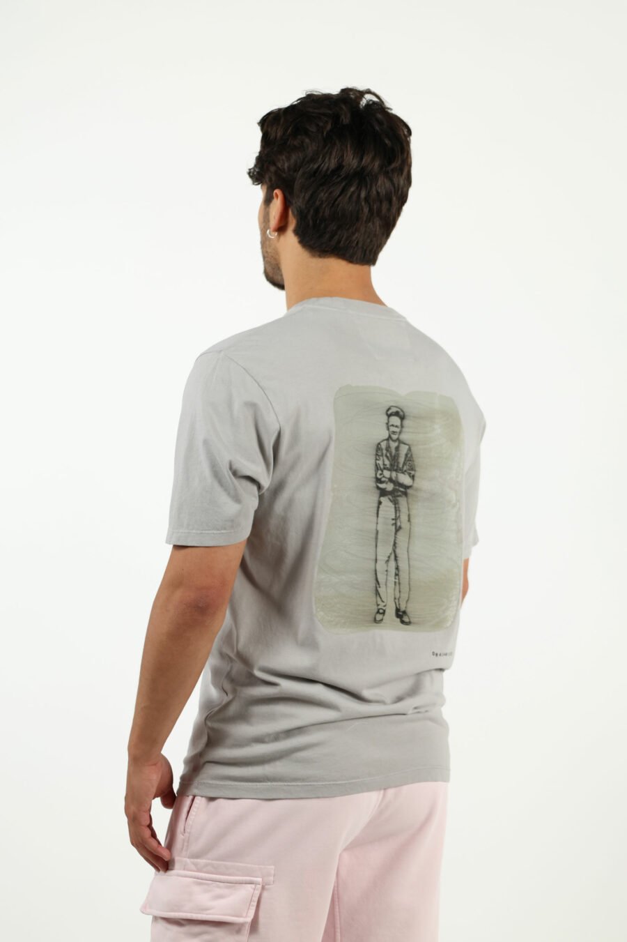 Camiseta gris con minilogo "cp" quemado - number13454